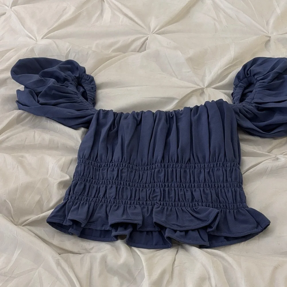 Abercrombie & Fitch Navy Blue Off-Shoulder Smocked Peasant Top xs